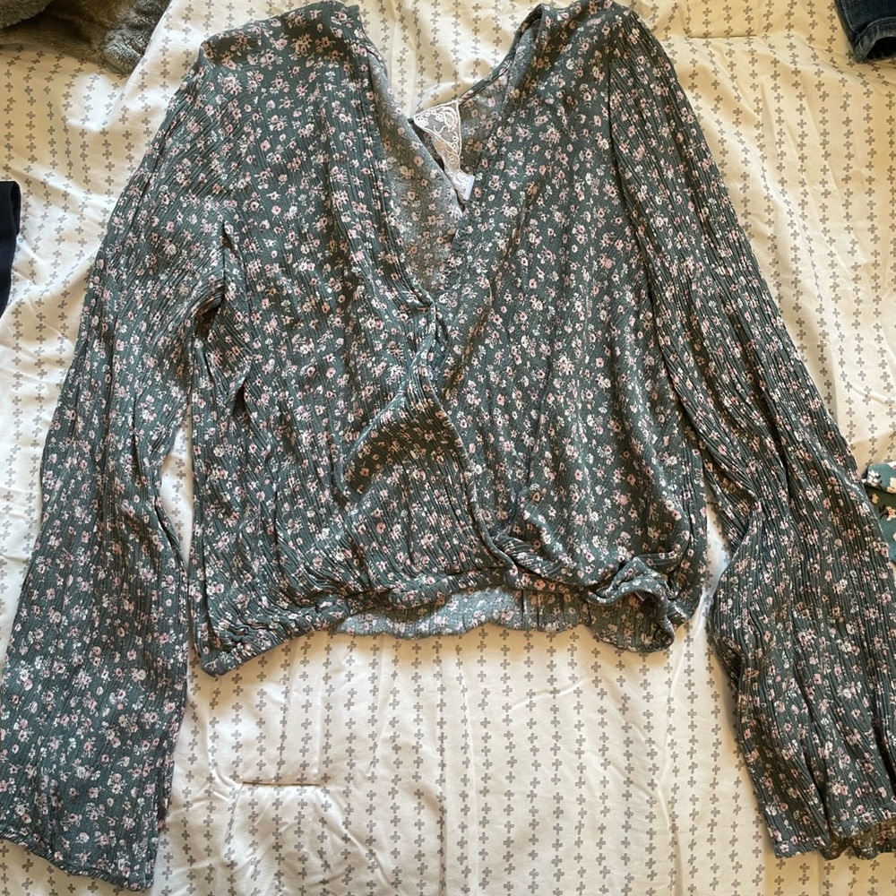 Green floral top